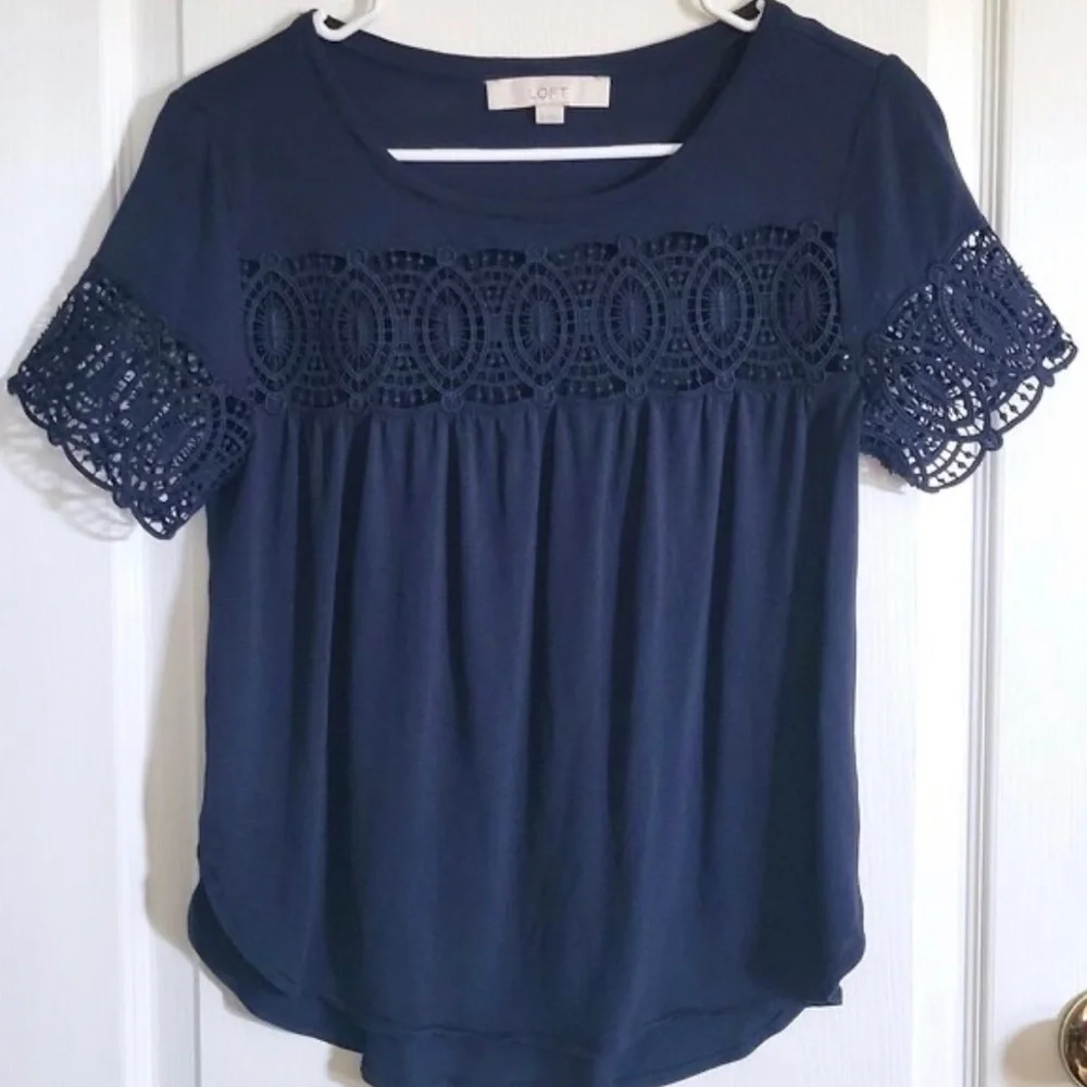 Ann Taylor loft navy blue short sleeve, baby doll lace top size medium - Picture 2 of 5